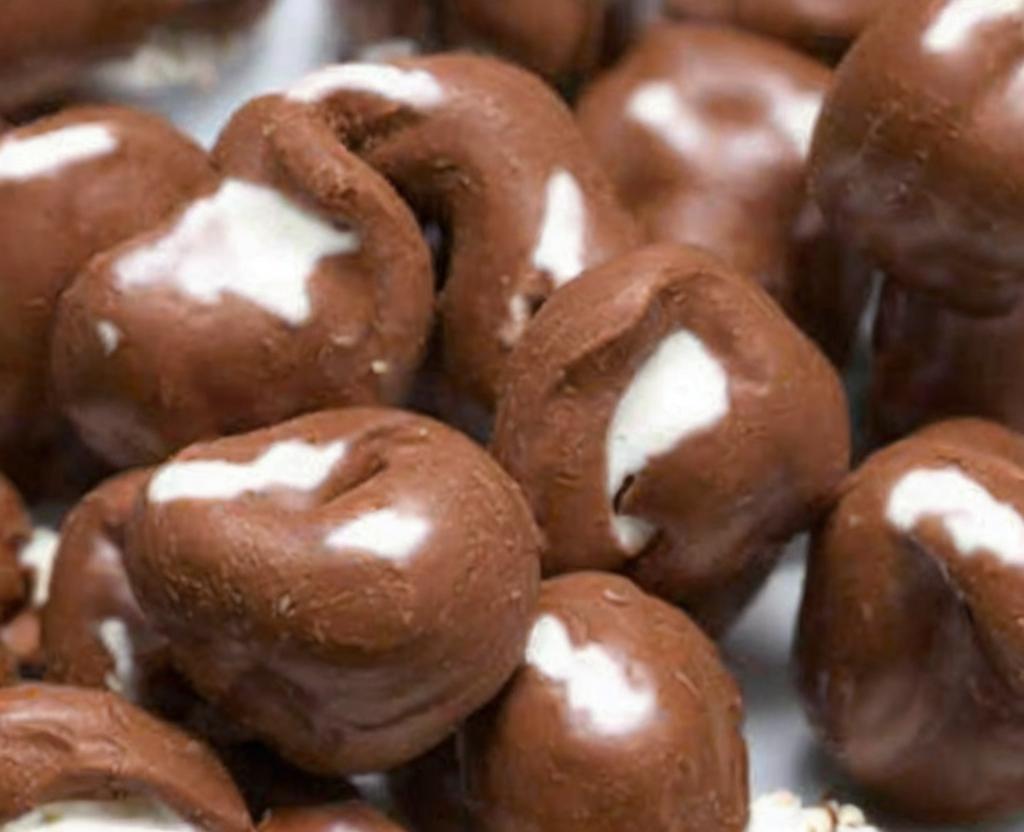 NATIONAL CHOCOLATE-COVERED CASHEWS DAY – April 21